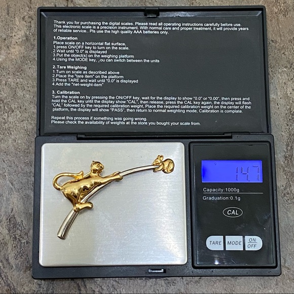 Vintage Unsigned Gold-tone Cat Catching Mouse Slider Brooch - Picture 13 of 15